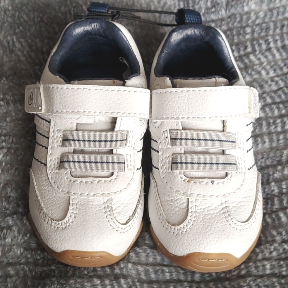 Stride Rite infant tennis shoe size 4